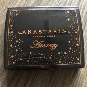 Anastasia Beverly Hills Amrezy Highlighter